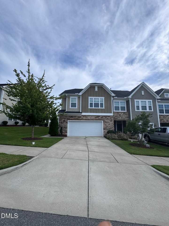 828 Bristol Bridge Dr - Photo 2 of 11