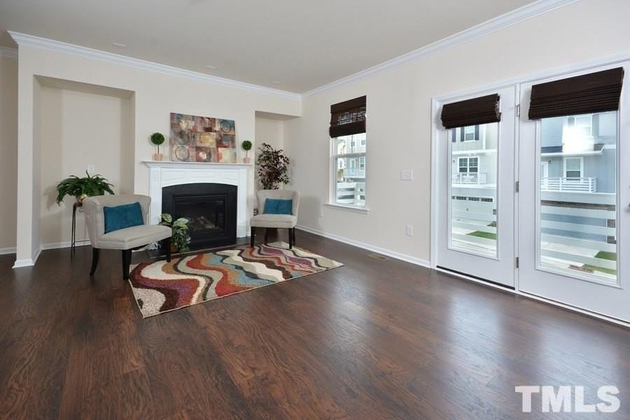 1108 Finch Ct - Photo 2 of 22