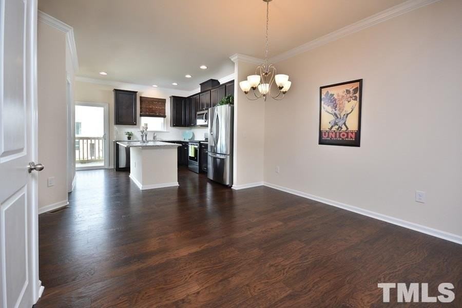 1108 Finch Ct - Photo 4 of 22