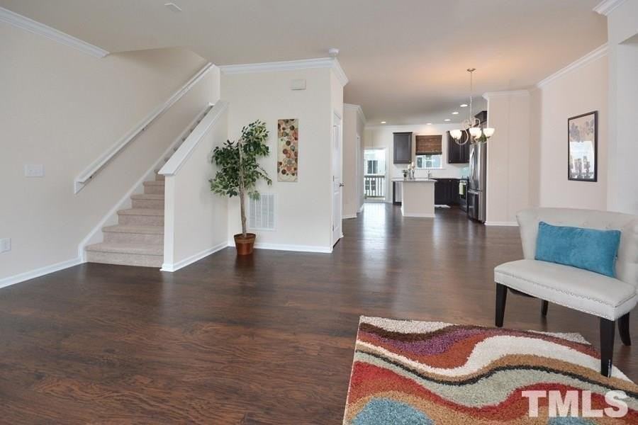 1108 Finch Ct - Photo 5 of 22
