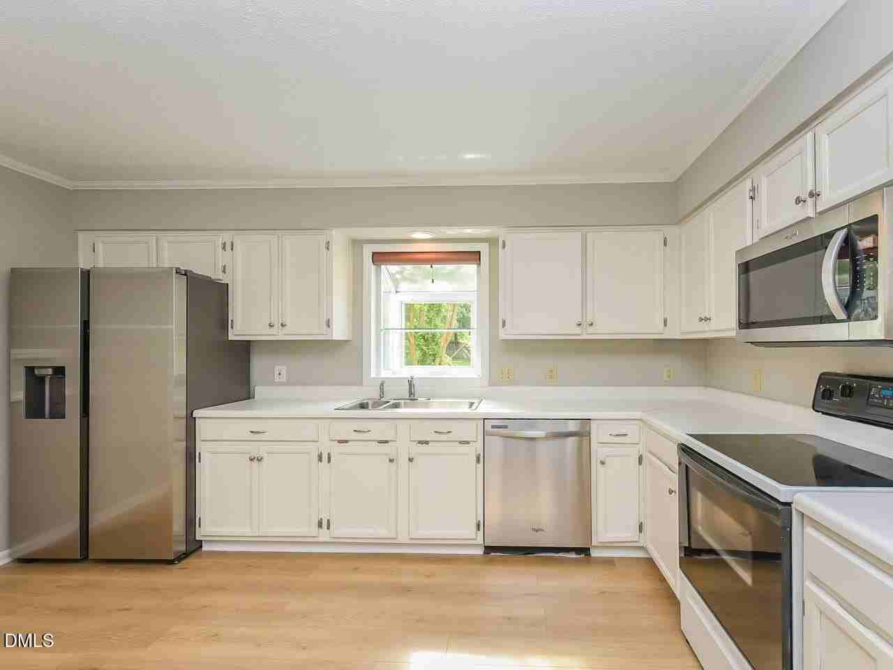 4916 Royal Adelaide Way - Photo 6 of 21