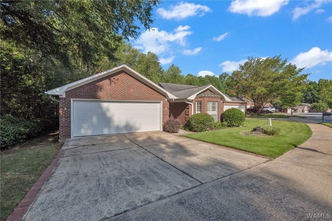 2101 Fox Ridge Rd - Photo 2 of 28