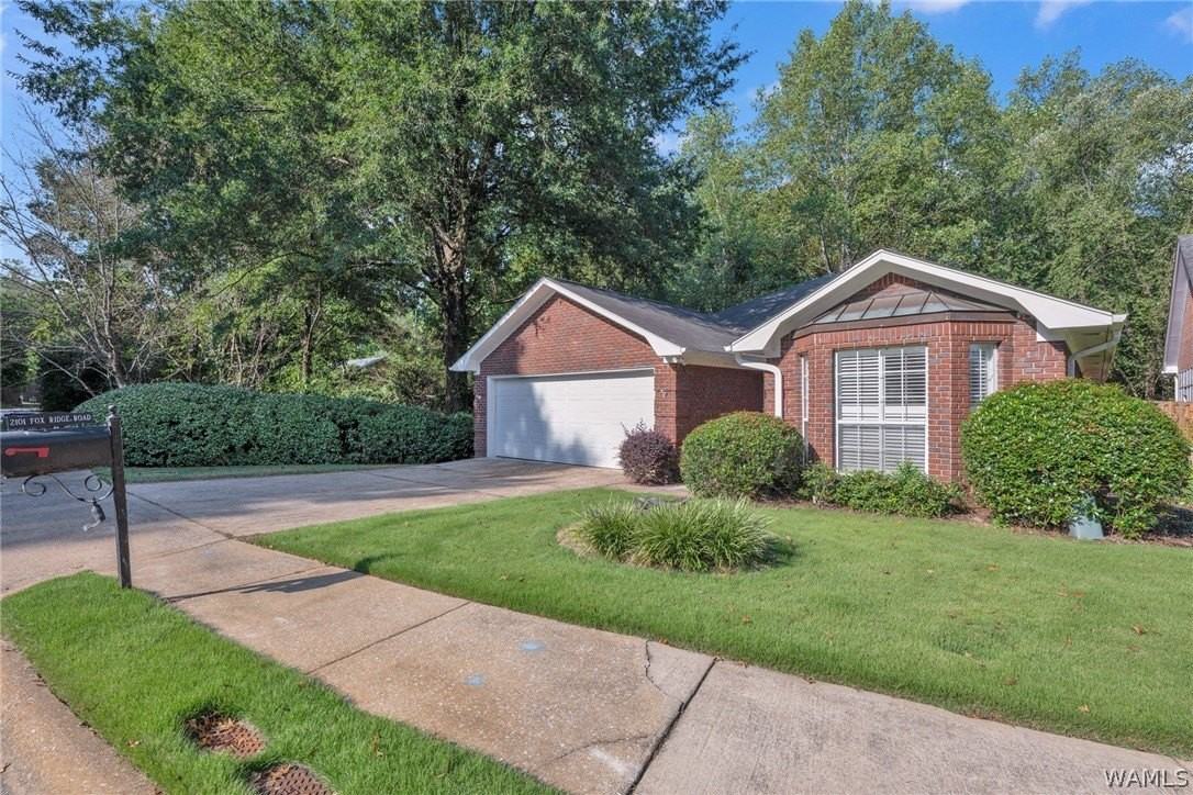 2101 Fox Ridge Rd - Photo 3 of 28
