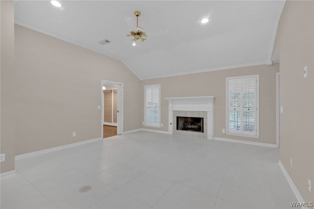 2101 Fox Ridge Rd - Photo 4 of 28