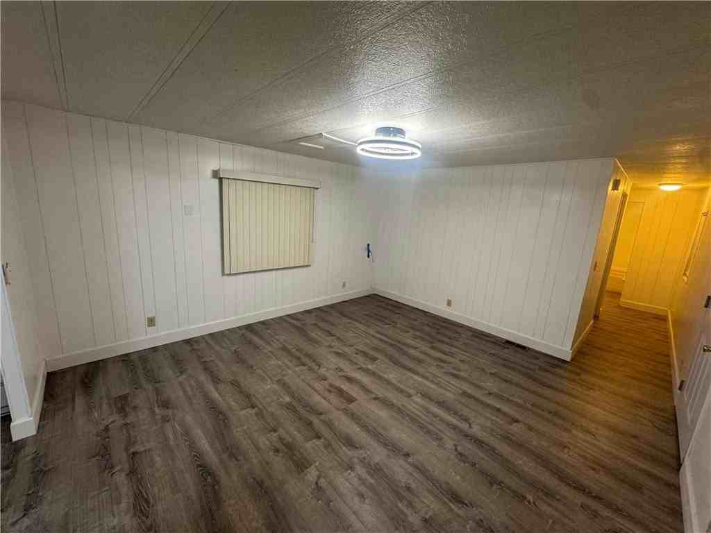 546 Roadrunner Dr - Photo 5 of 23