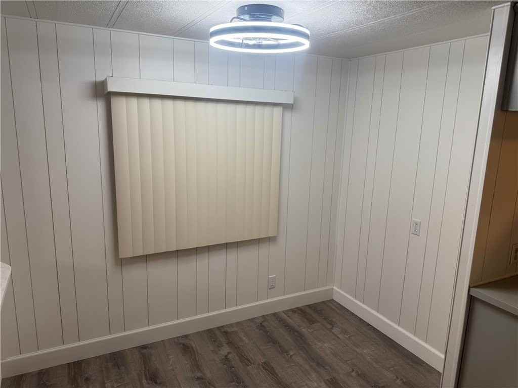 546 Roadrunner Dr - Photo 6 of 23