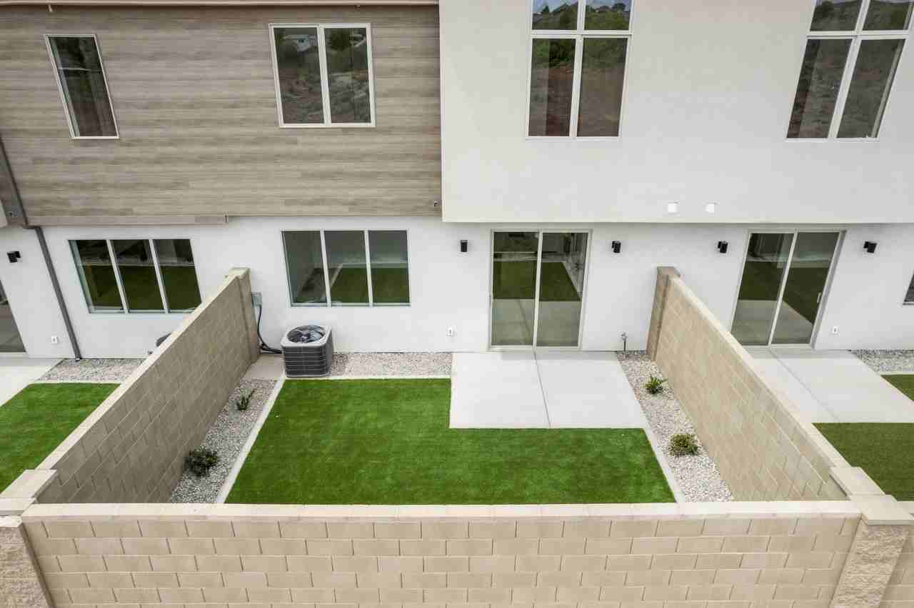 984 N Manen St - Photo 2 of 41