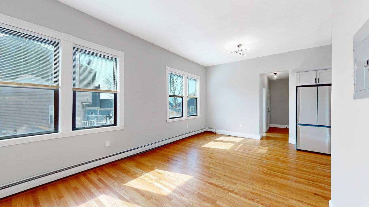 184 Highland St #2 - Photo 5 of 12