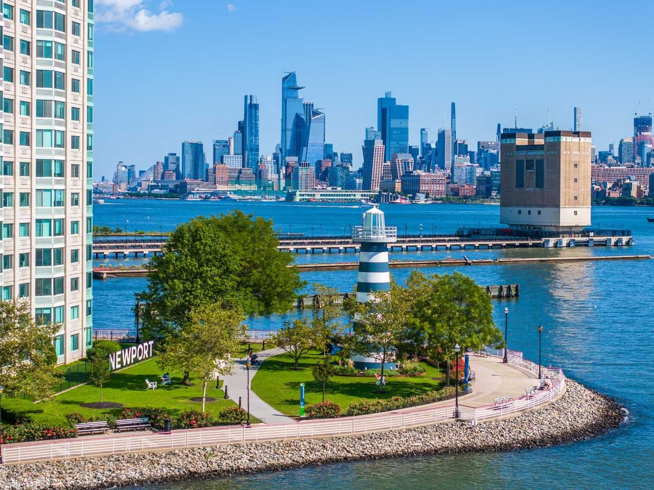 Newport Rentals - Photo 4 of 45
