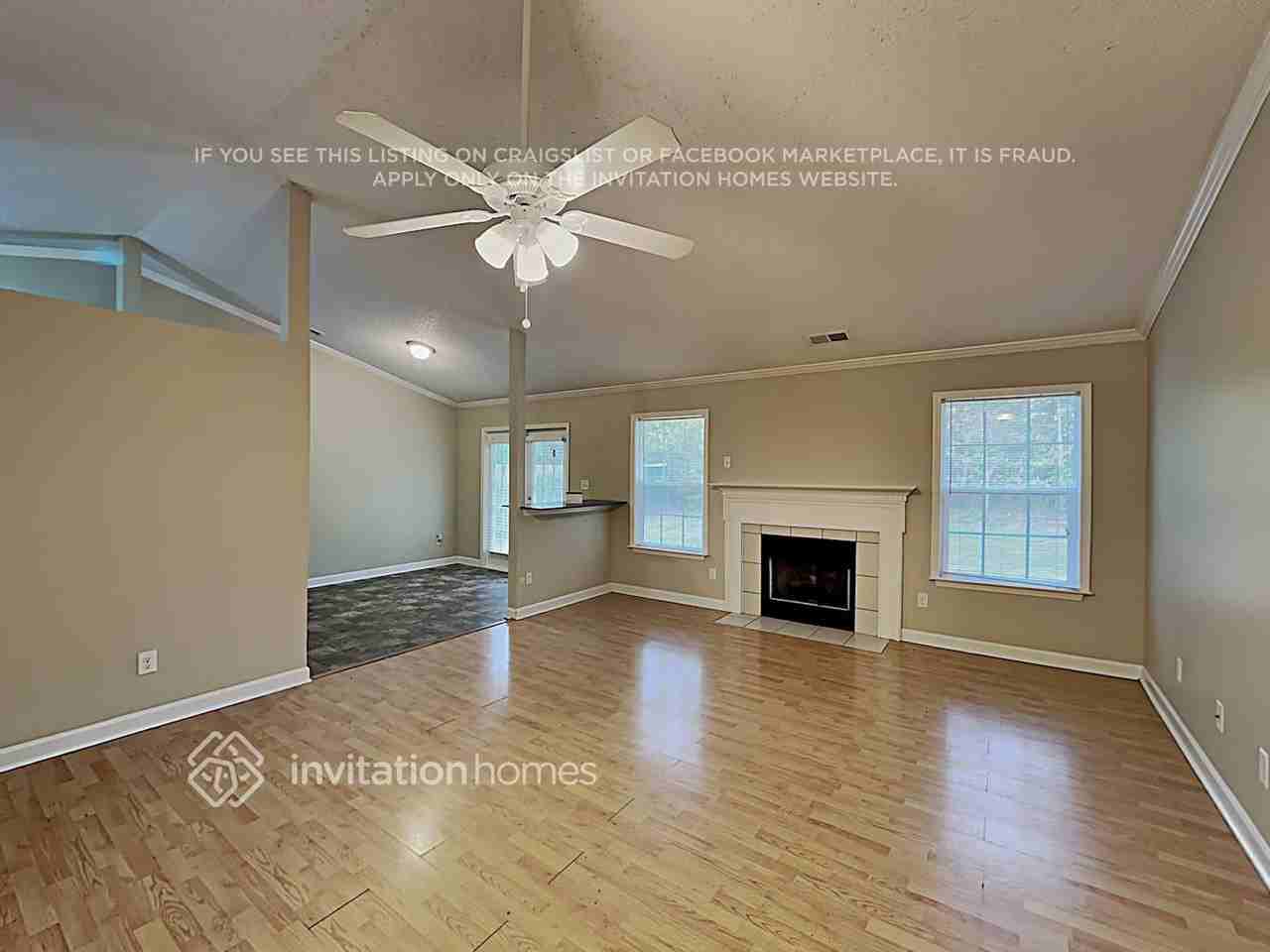4737 Aldersbrook Dr - Photo 3 of 18
