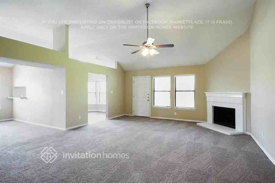 4800 Hollow Tree Dr - Photo 3 of 16