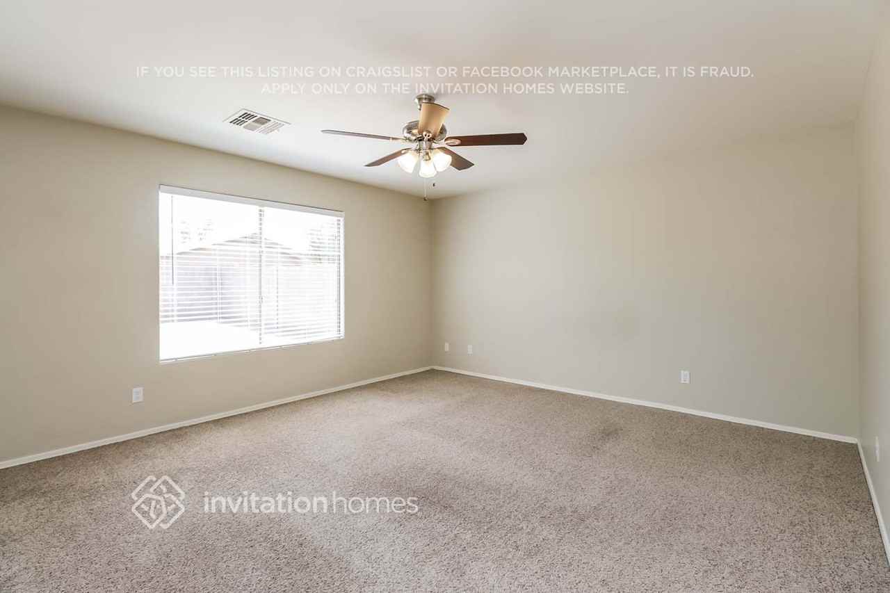 1715 E Desert Moon Trl - Photo 5 of 16