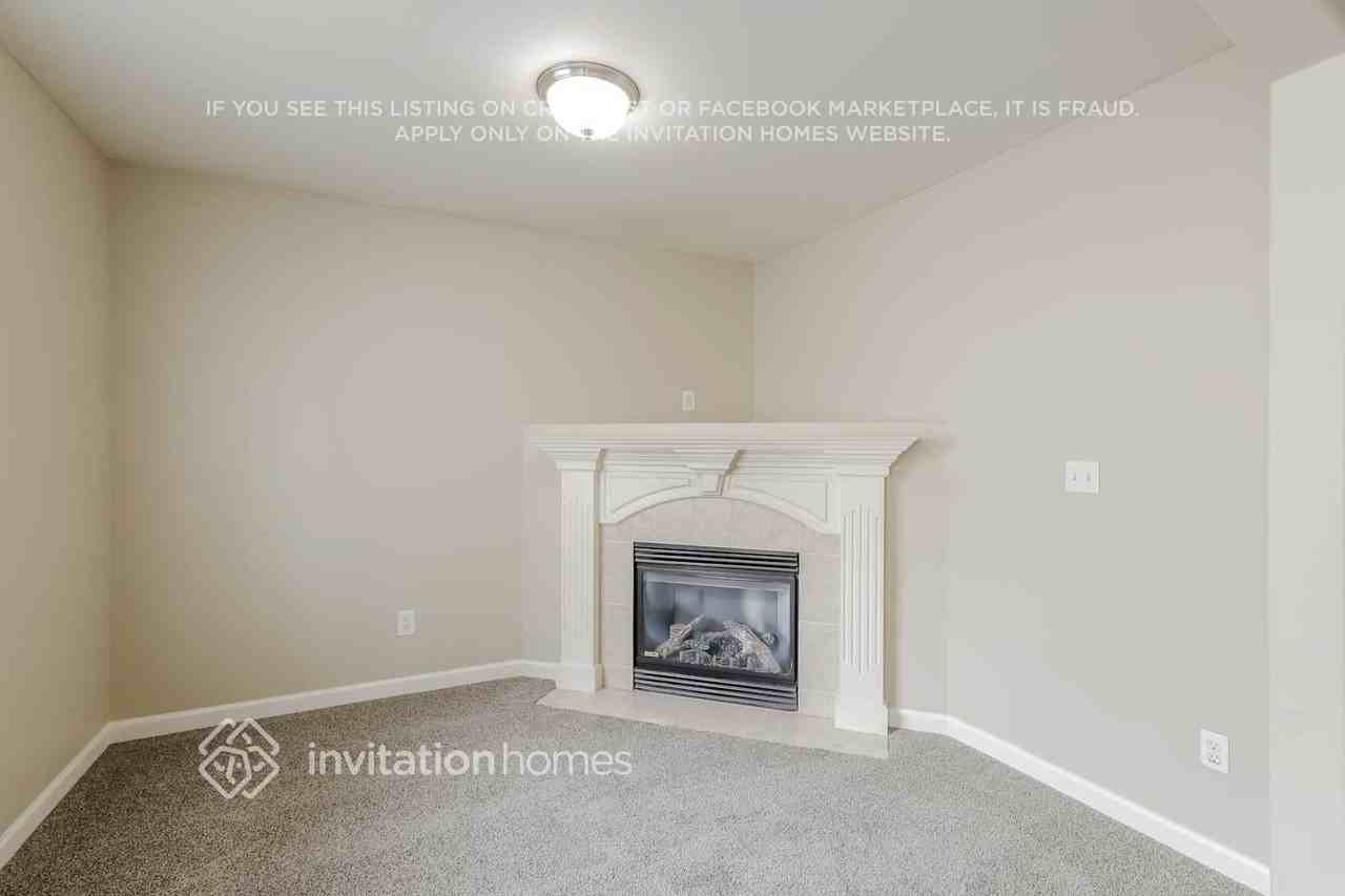 15217 87th Ave E - Photo 4 of 18