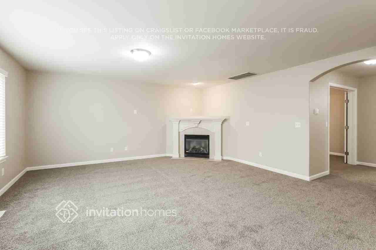 15217 87th Ave E - Photo 5 of 18