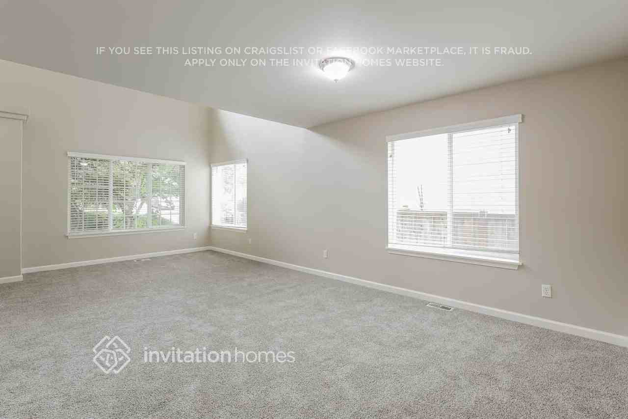 15217 87th Ave E - Photo 6 of 18