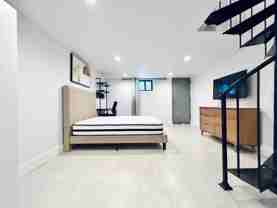 Private Bedroom in 5 Bedroom/2 Bathroom Home - Photo 1 of 1