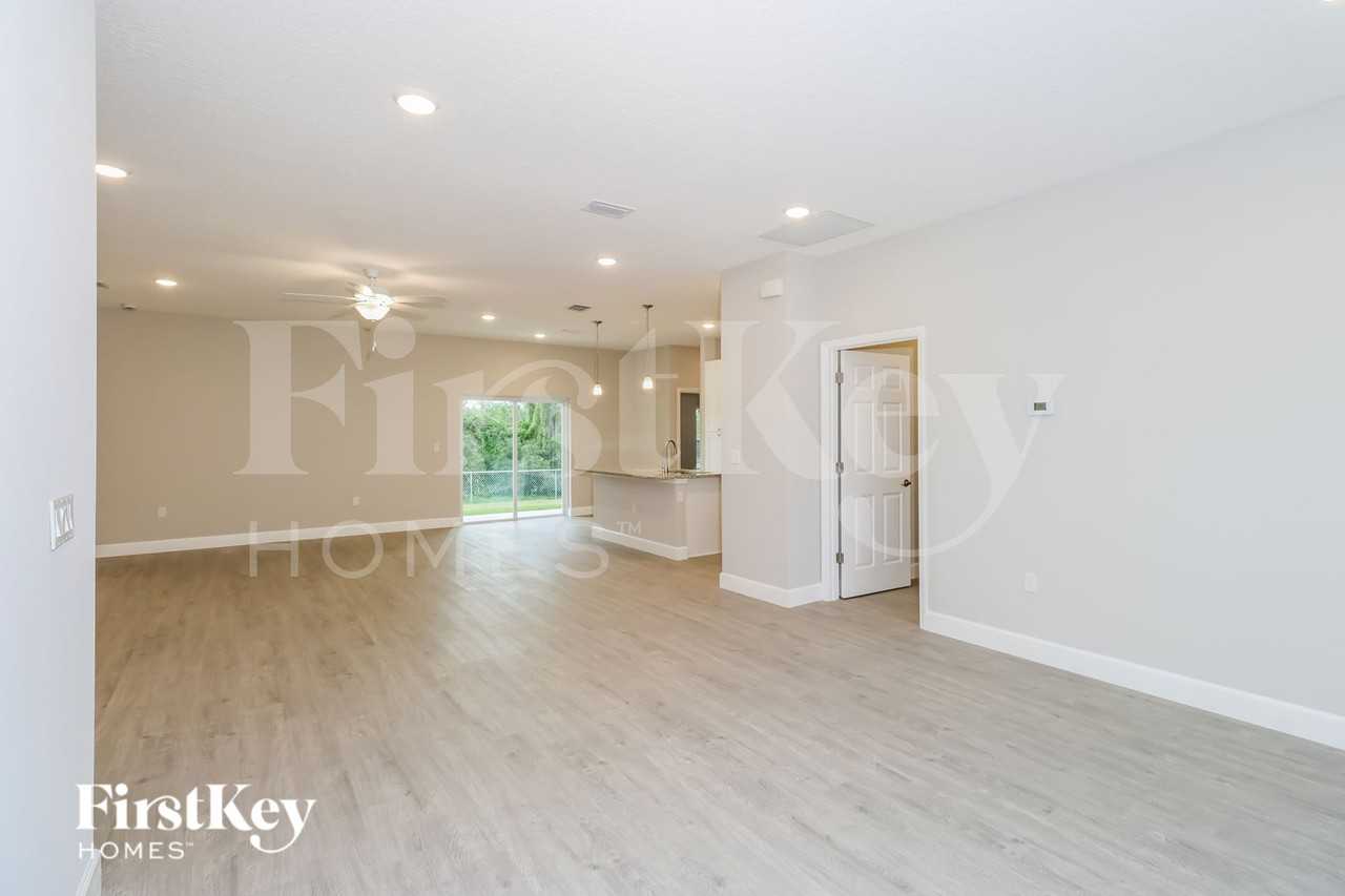 1411 Transcoro St Se - Photo 2 of 16