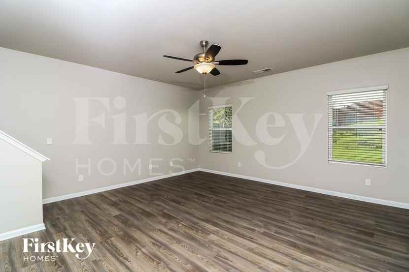 210 Omega Ct - Photo 2 of 19