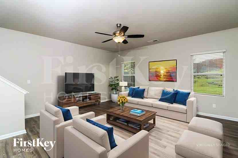 210 Omega Ct - Photo 3 of 19