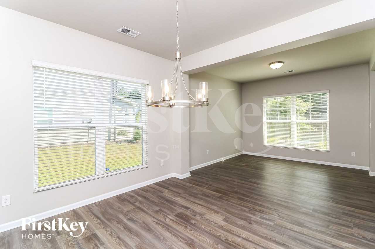 210 Omega Ct - Photo 7 of 19