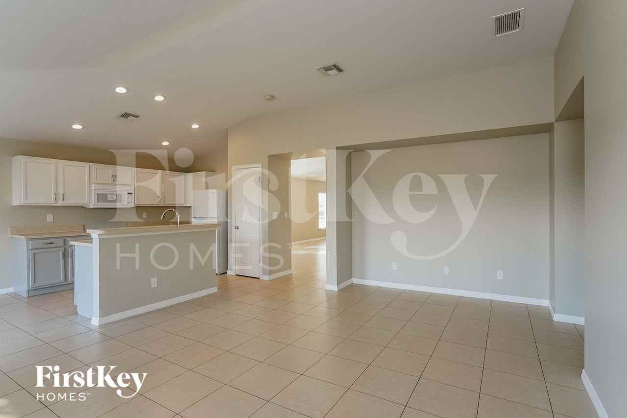 25453 Bandito Ct - Photo 4 of 15
