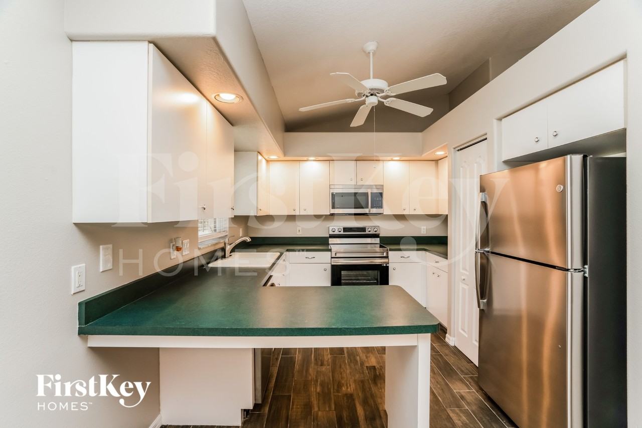 880 Flamingo Rd - Photo 5 of 15