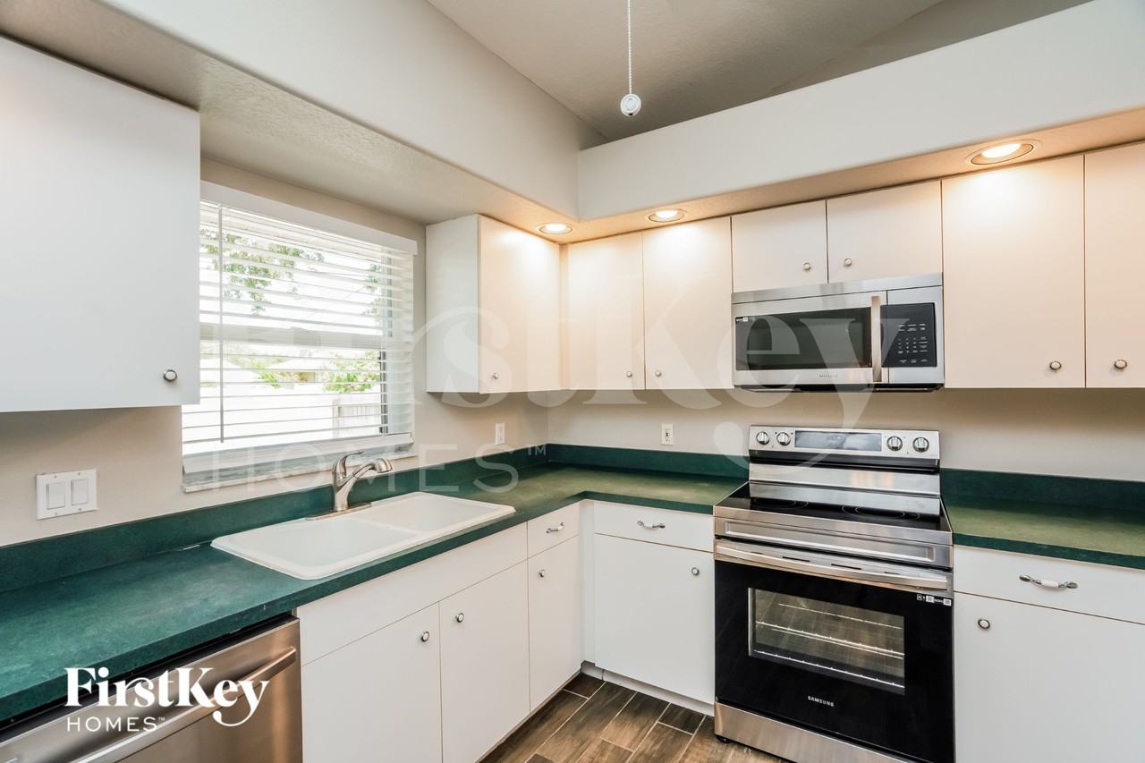 880 Flamingo Rd - Photo 6 of 15