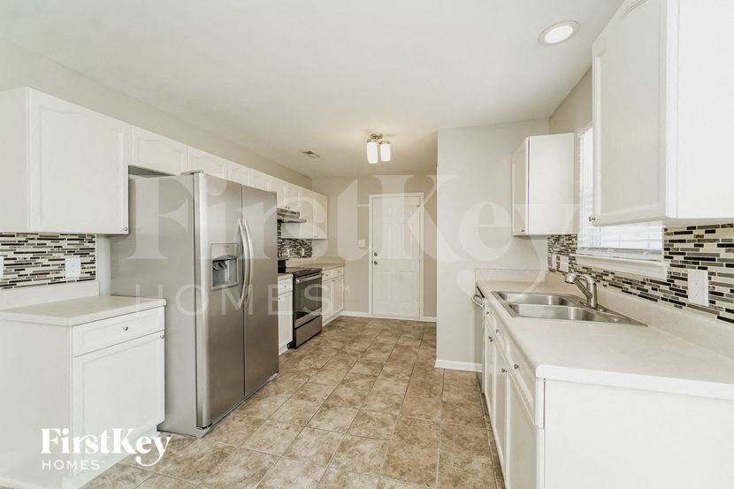3302 Nevin Brook Rd - Photo 7 of 15