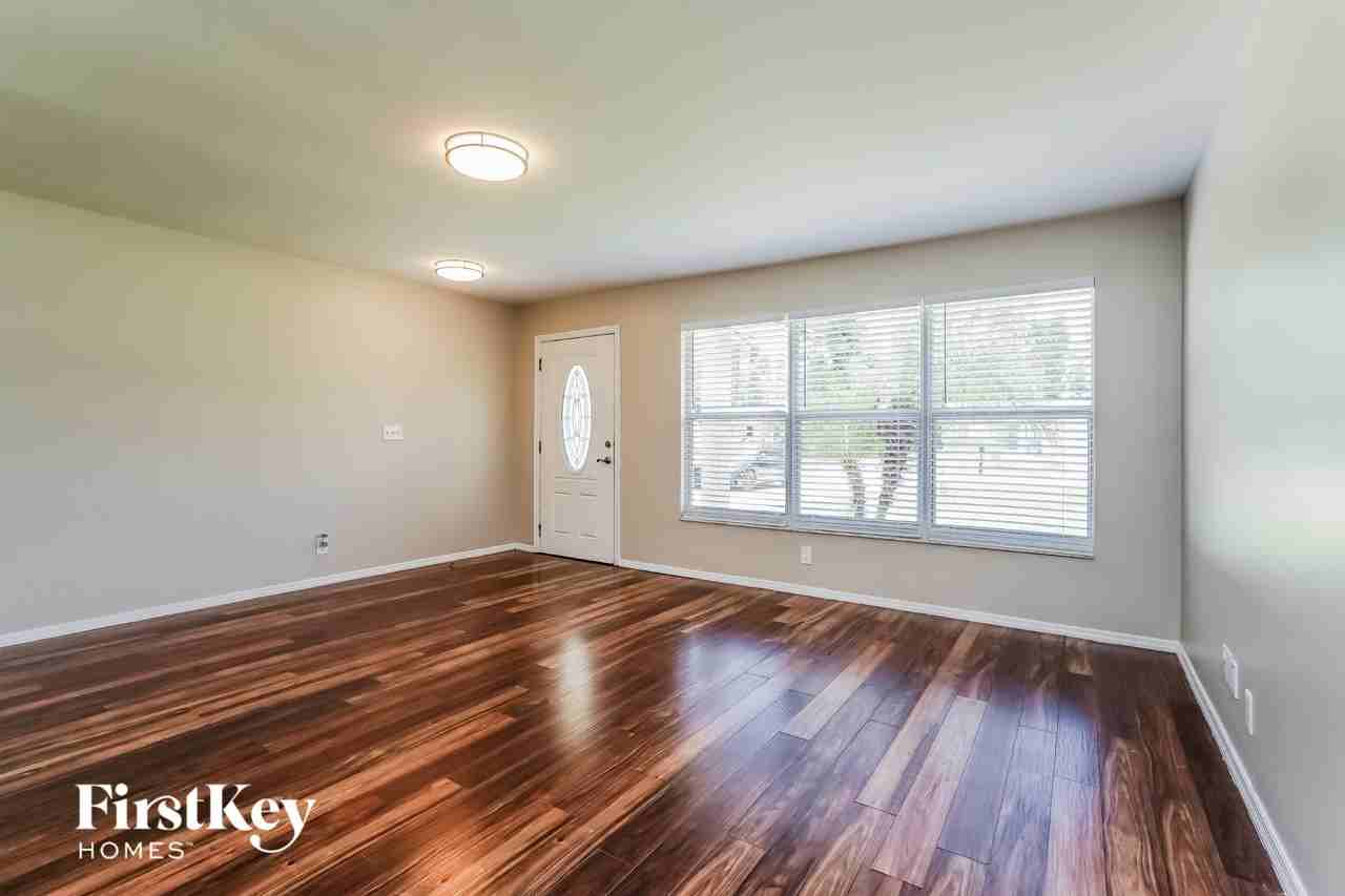 17185 Phlox Dr - Photo 3 of 15