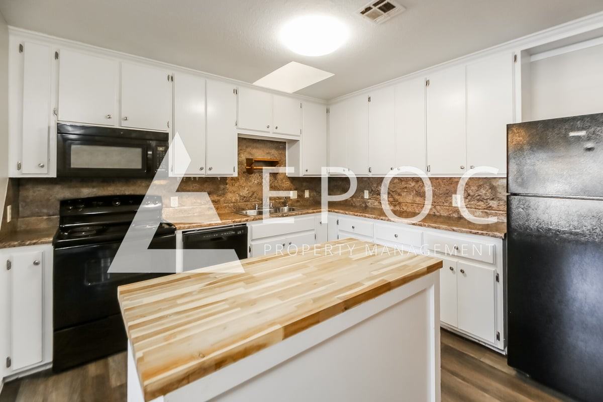 742 Highland Pkwy - Photo 4 of 15