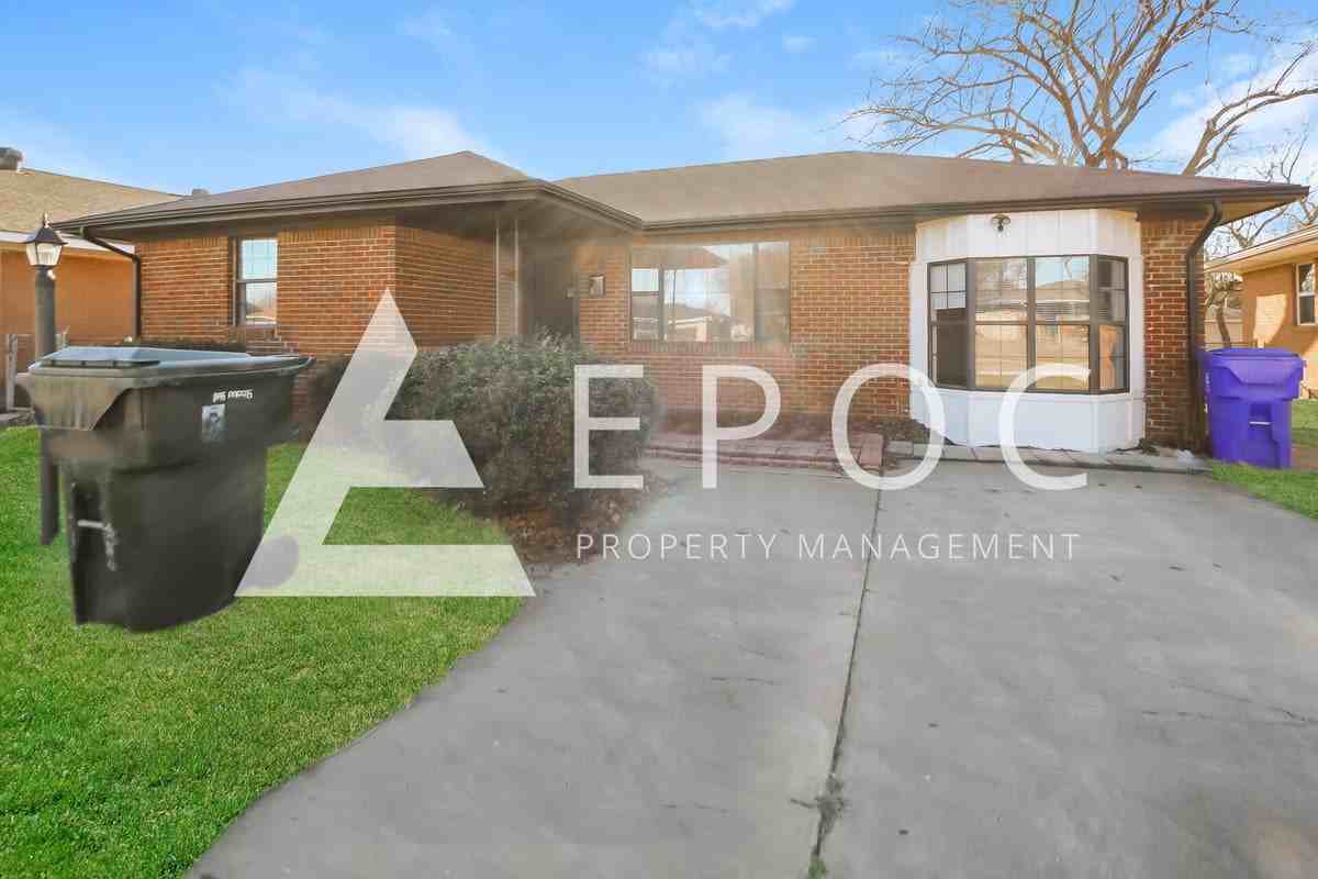 742 Highland Pkwy - Photo 2 of 15