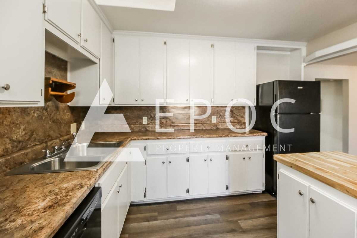 742 Highland Pkwy - Photo 3 of 15