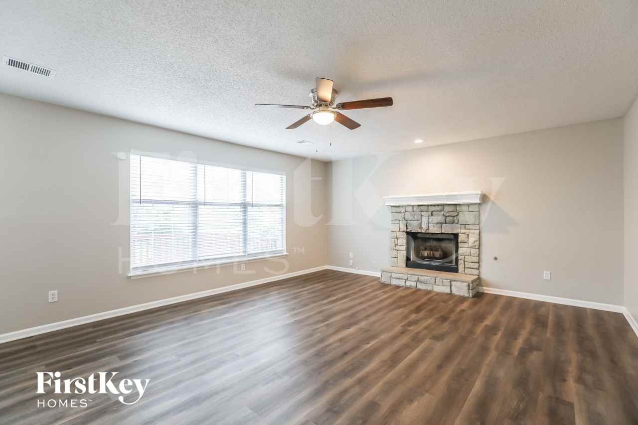 632 Se Ashton Dr - Photo 4 of 15