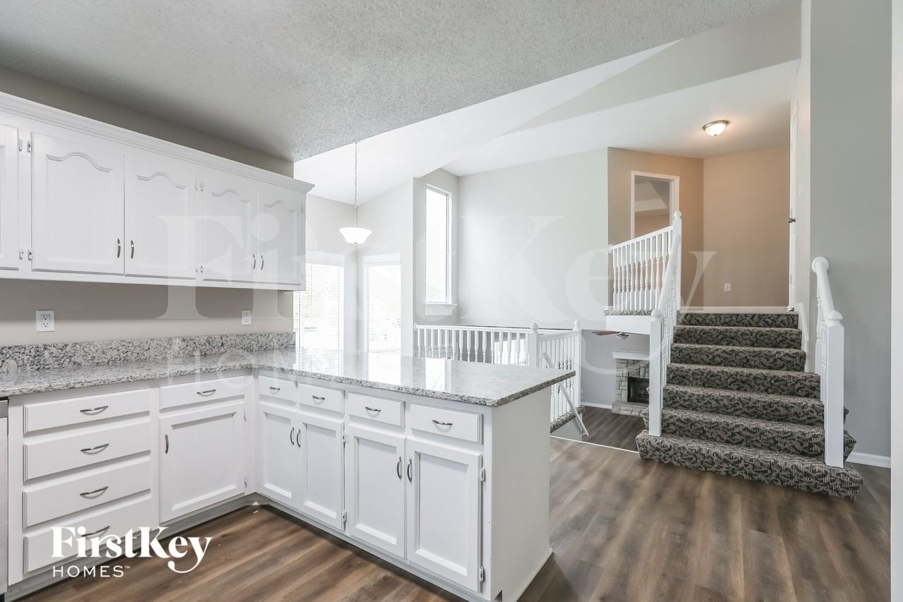 632 Se Ashton Dr - Photo 6 of 15
