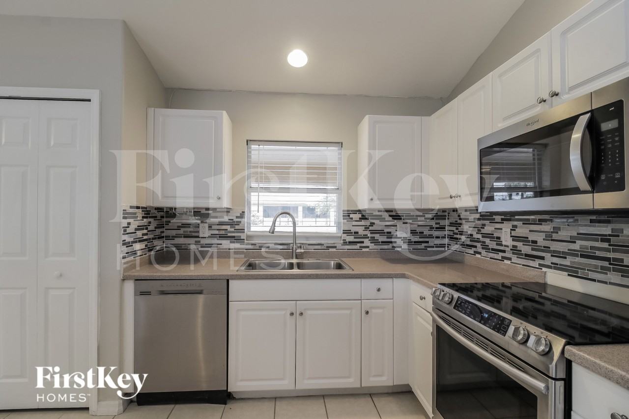 3114 35th St Sw - Photo 5 of 15