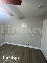 8912 S Sacramento Ave - Photo 1 of 1