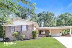 featured image of 818 Hillside Dr