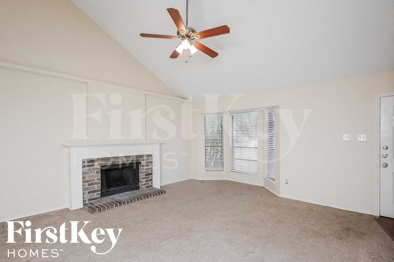 214 Cutting Horse Ln - Photo 2 of 15