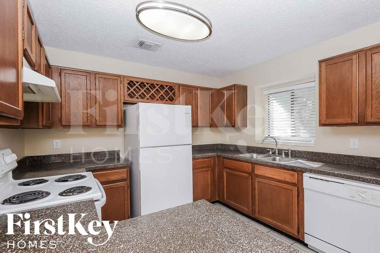214 Cutting Horse Ln - Photo 6 of 15