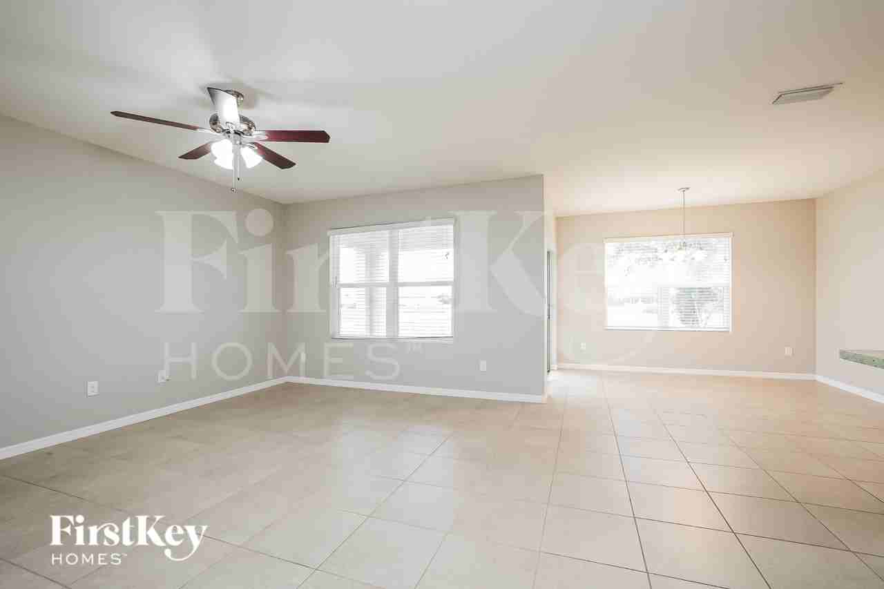 1013 Nw 1st Ave - Photo 3 of 16