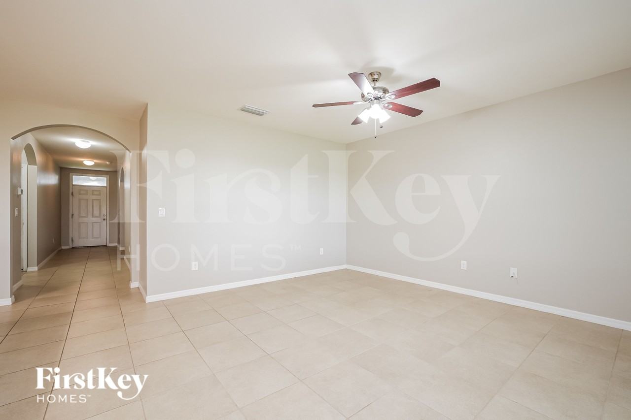 1013 Nw 1st Ave - Photo 4 of 16