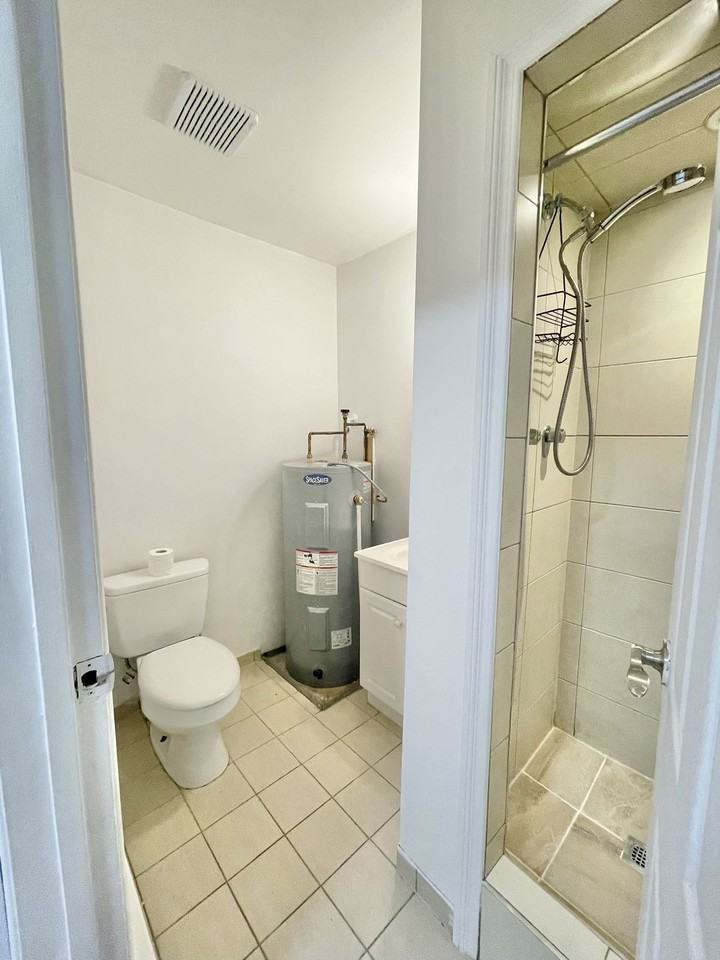 3290 Main St - Photo 2 of 9