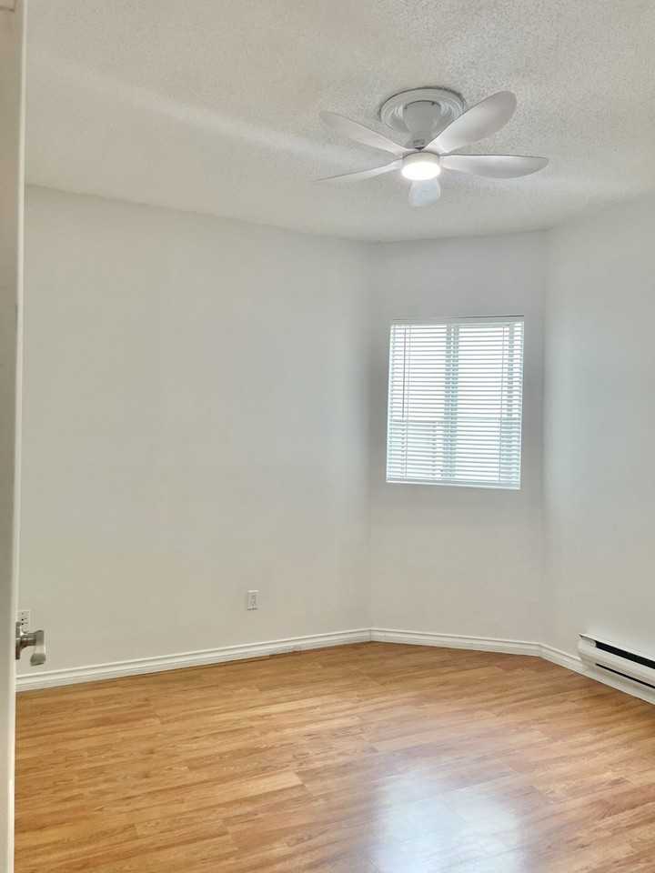 3290 Main St - Photo 3 of 9