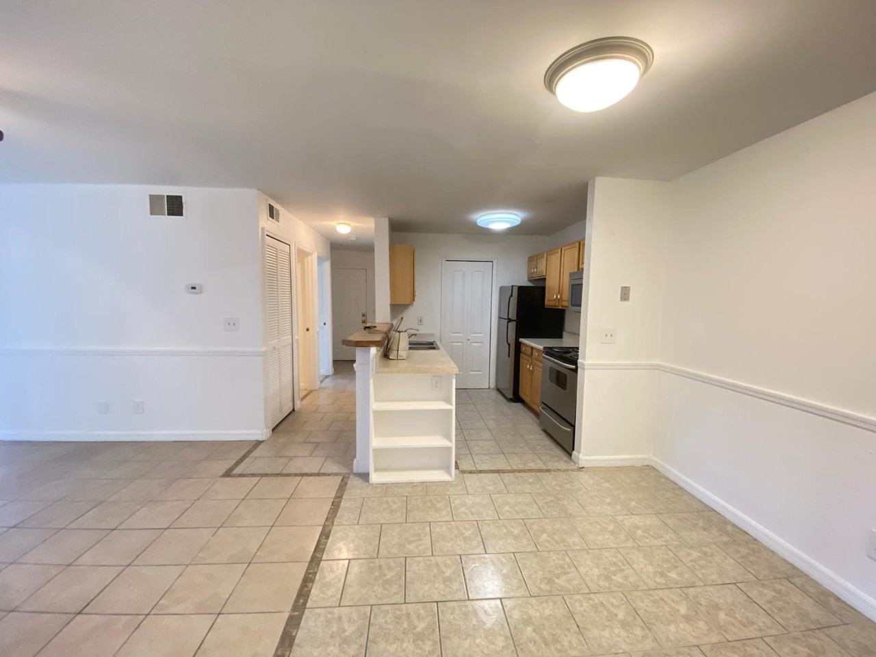 6166 Westgate Dr #1 - Photo 4 of 43