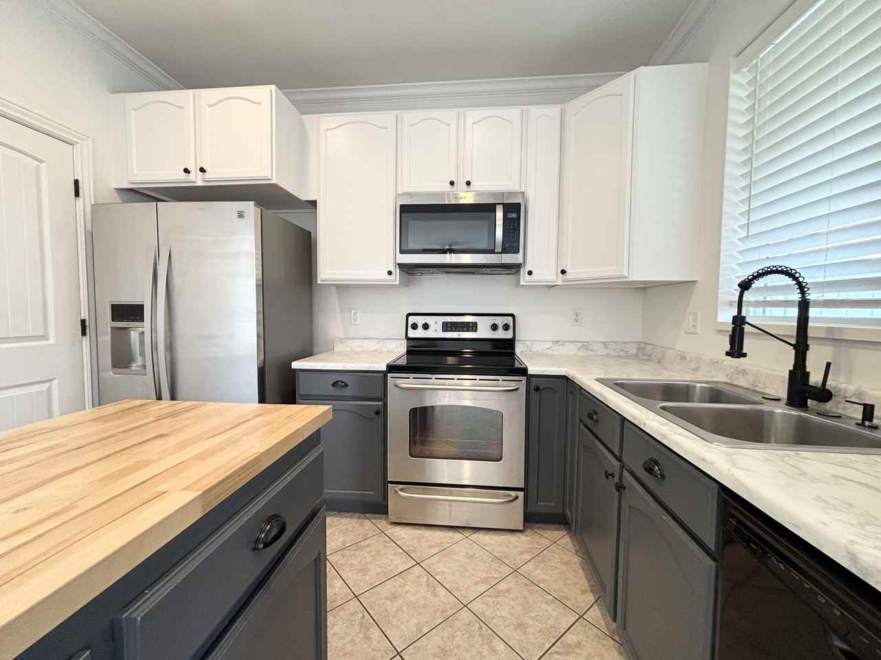632 E Long Shadow Dr #1 - Photo 3 of 29