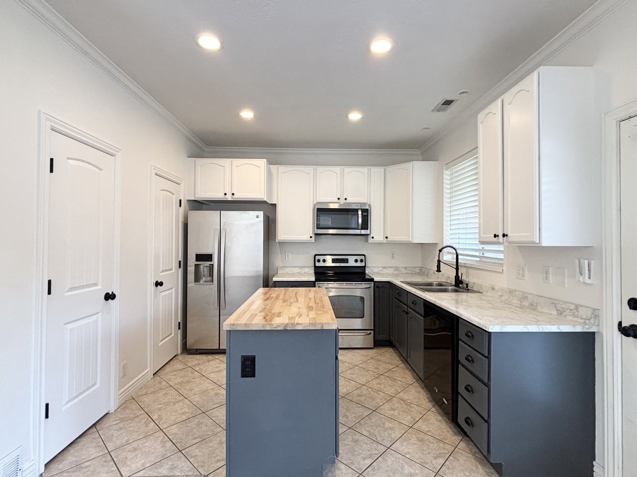 632 E Long Shadow Dr #1 - Photo 4 of 29
