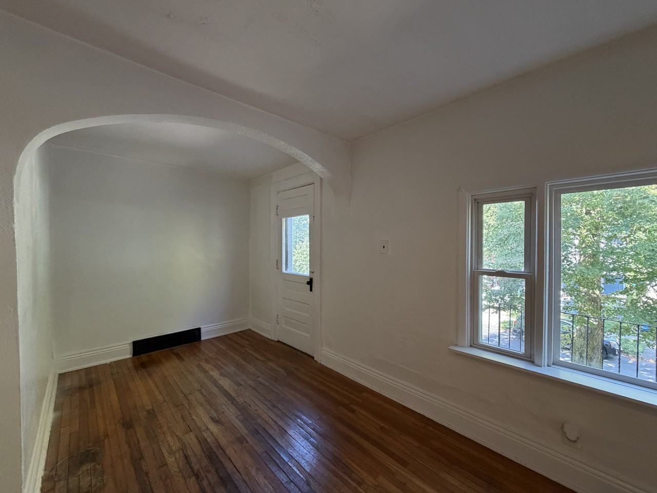 364 Fargo Avenue - 2 - Upper - Photo 5 of 25