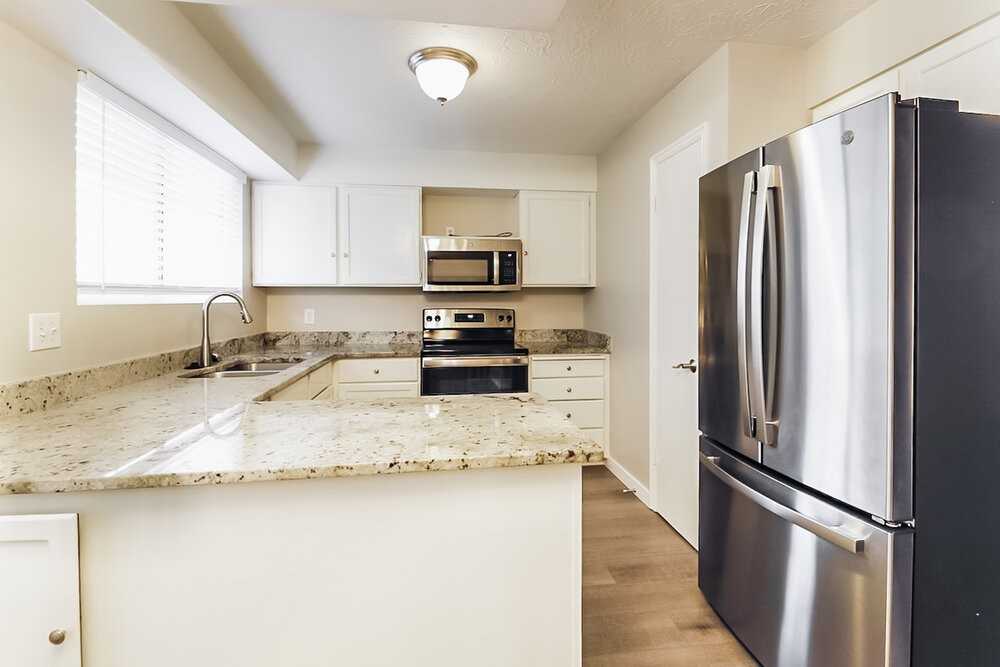 7228 S Charisse Cir - Photo 7 of 18