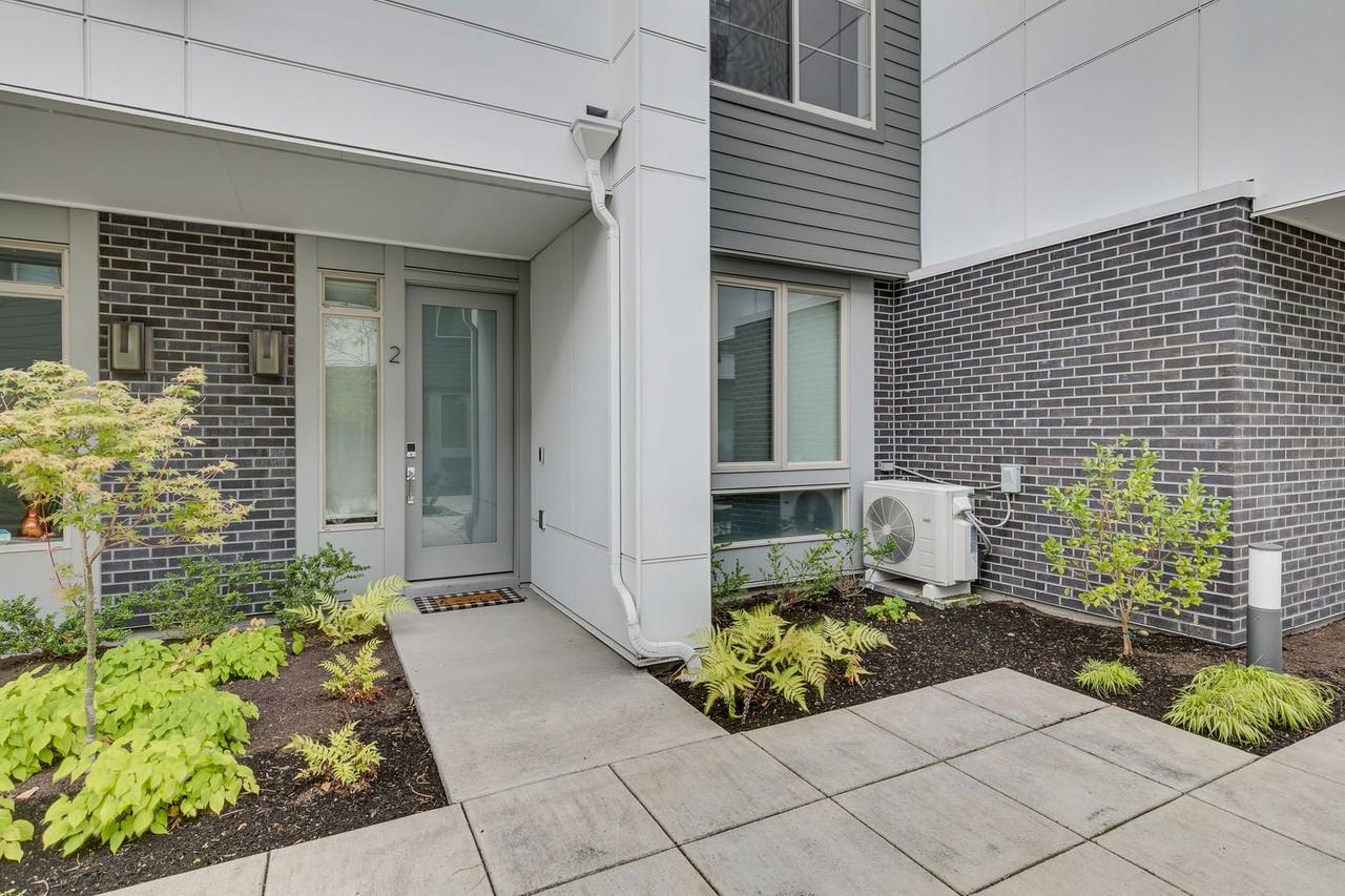 11415 117th Ln Ne #2 - Photo 4 of 25