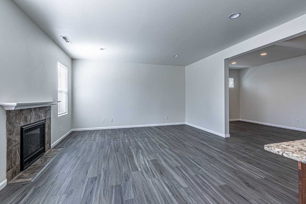 1107 27th St Nw - Photo 6 of 31